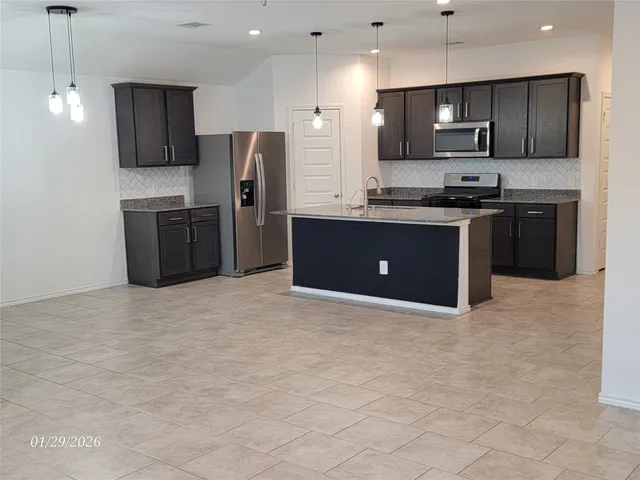 $2,350 | 1127 Lipizzan Lane, Rosharon, TX 77583