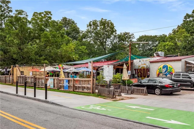 a car parked in front of a building
