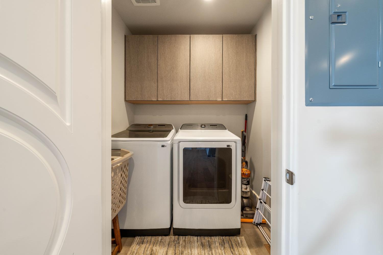 4023 Cornwall Court Rocklin, CA 95677 - Photo 55 of 85 a utility room with dryer and washer
