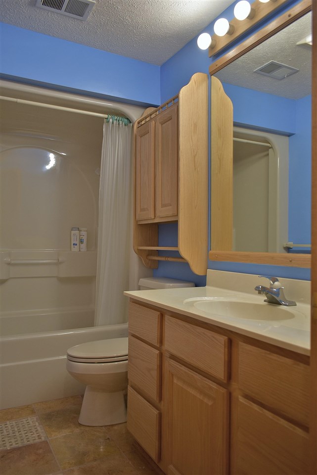 6554 Mission Ridge Traverse City, MI 49686 - Photo 23 of 29 1892014-22.JPG