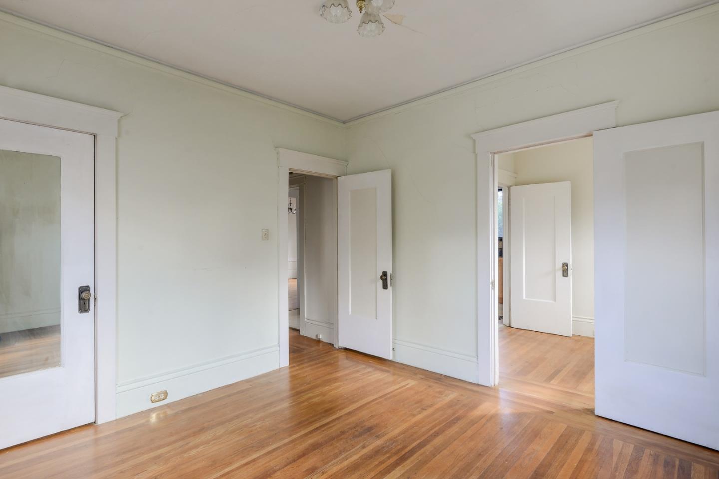 823 Crossway Road Burlingame, CA 94010 - Photo 5 of 12 Gallery Image 5