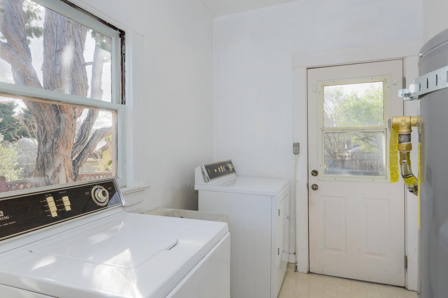 823 Crossway Road Burlingame, CA 94010 - Photo 8 of 12 Gallery Image 8