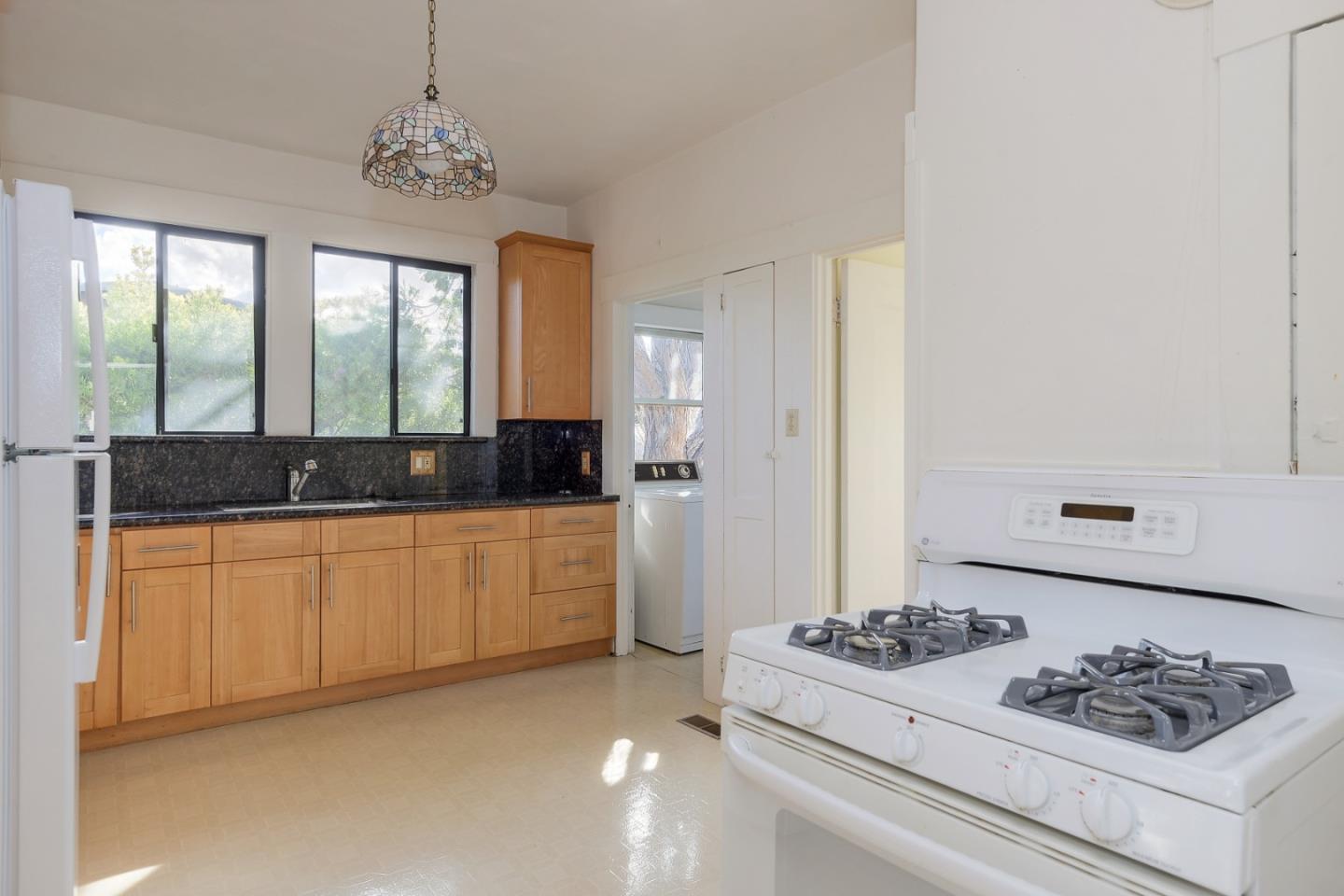 823 Crossway Road Burlingame, CA 94010 - Photo 10 of 12 Gallery Image 10