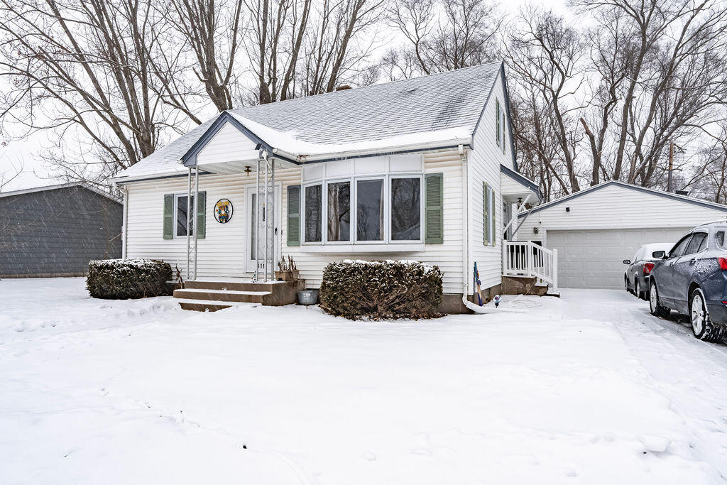 811 Pierce Street Onalaska, WI 54650 - Photo 18 of 22 FRONT