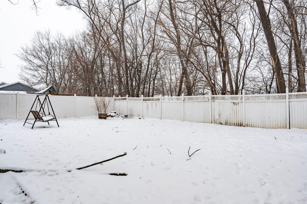 811 Pierce Street Onalaska, WI 54650 - Photo 19 of 22 BACKYARD