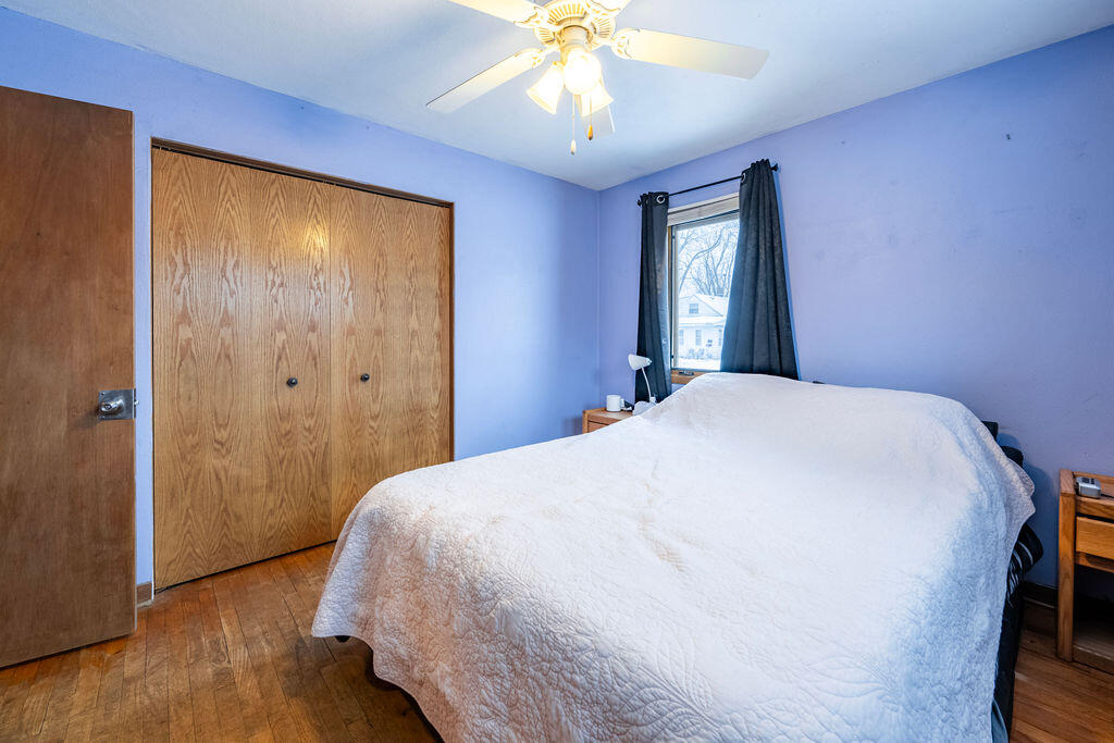 811 Pierce Street Onalaska, WI 54650 - Photo 7 of 22 PRIMARY BEDROOM MAIN FLOOR