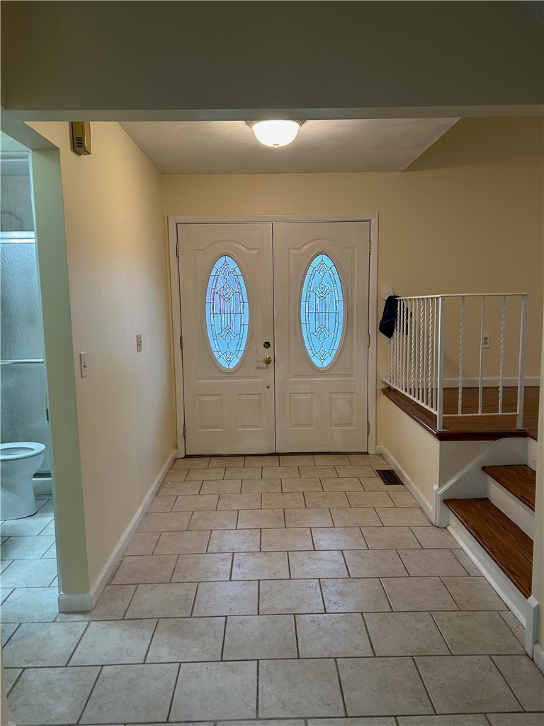 124 Granada Circle Irondequoit, NY 14609 - Photo 2 of 43