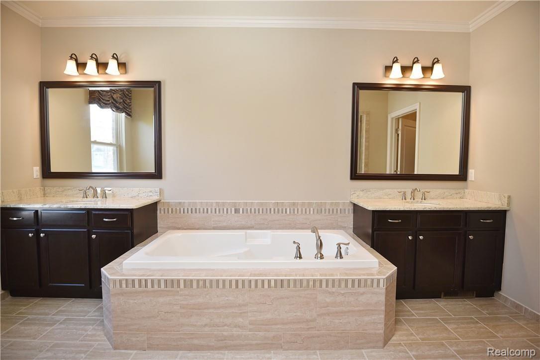 5166 Brecon Court, Unit 49 Rochester, MI 48306 - Photo 16 of 35 5166 Brecon Ct_16.JPG