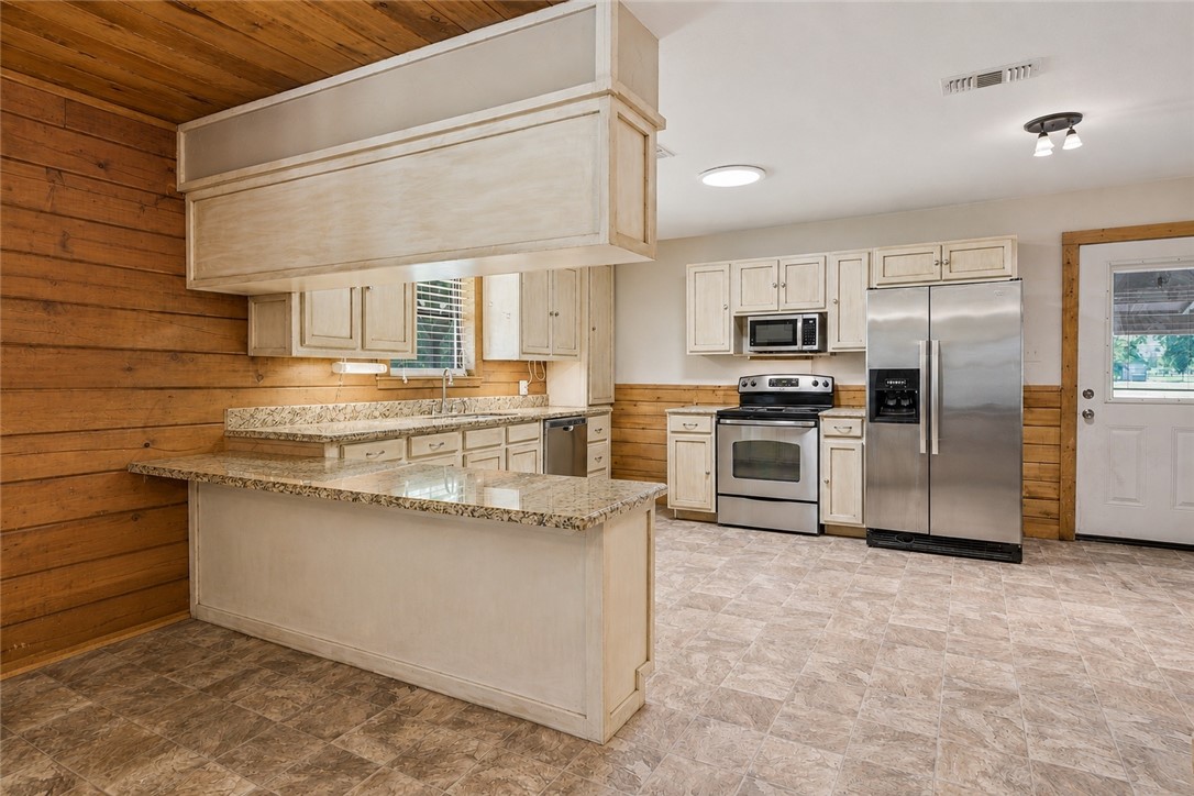 577 Watson Road Normangee, TX 77871 - Photo 9 of 45 Gallery Image 9