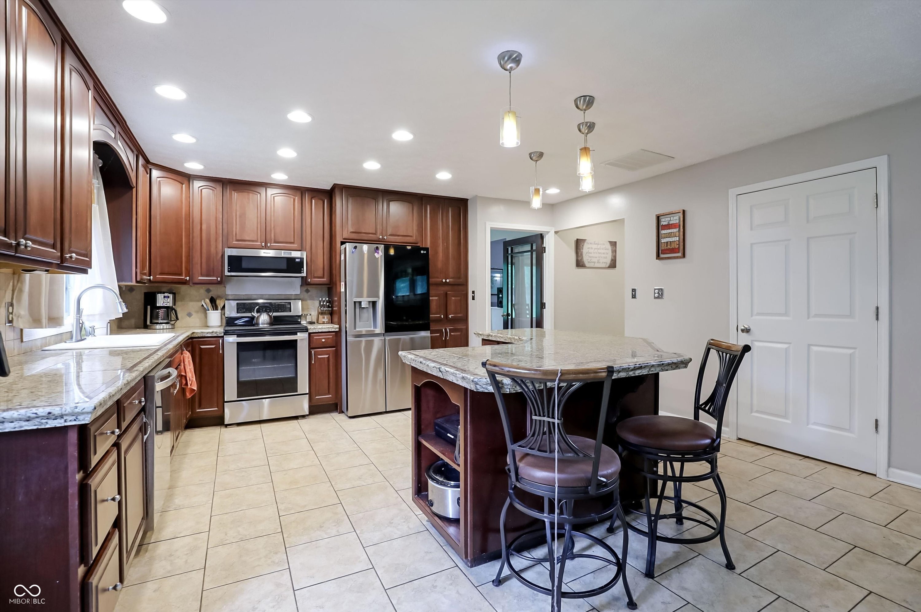 8916 South Franklin Road Indianapolis, IN 46259 - Photo 7 of 53