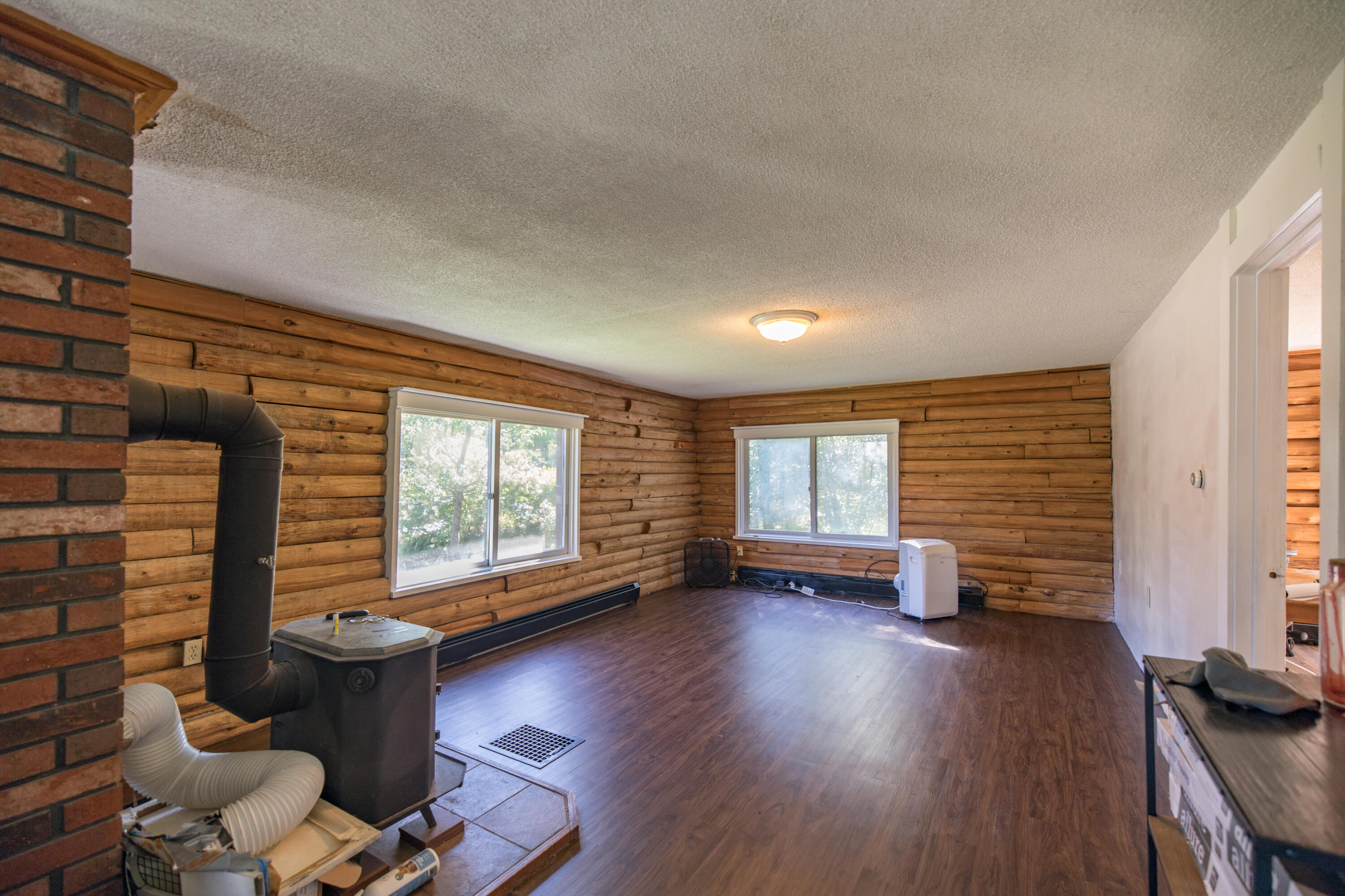 628 Norridgewock Road Fairfield, ME 04937 - Photo 15 of 47 Living room