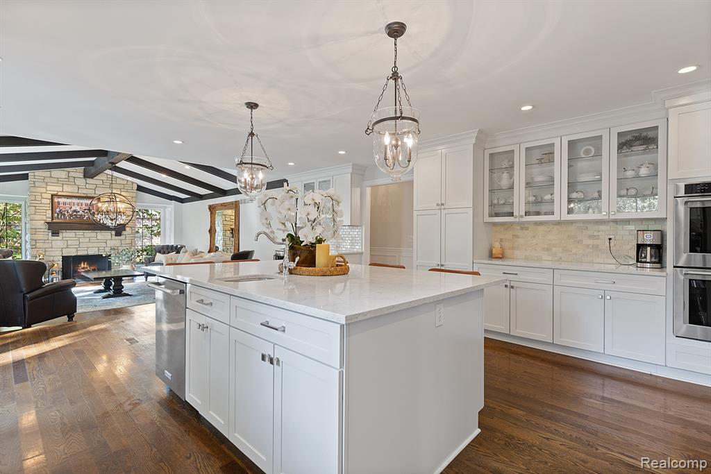 2599 Munster Road Rochester Hills, MI 48309 - Photo 2 of 58