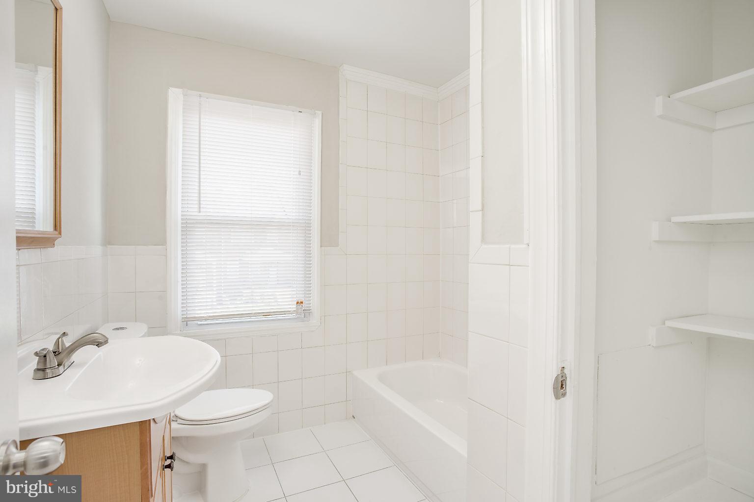 3934 Annellen Road Baltimore, MD 21215 - Photo 22 of 30 Bath