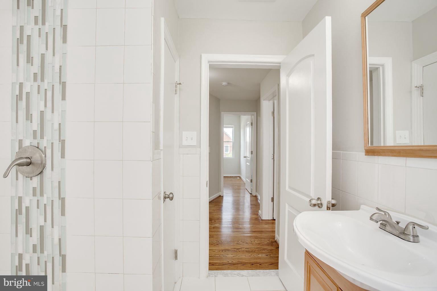 3934 Annellen Road Baltimore, MD 21215 - Photo 23 of 30 Bath