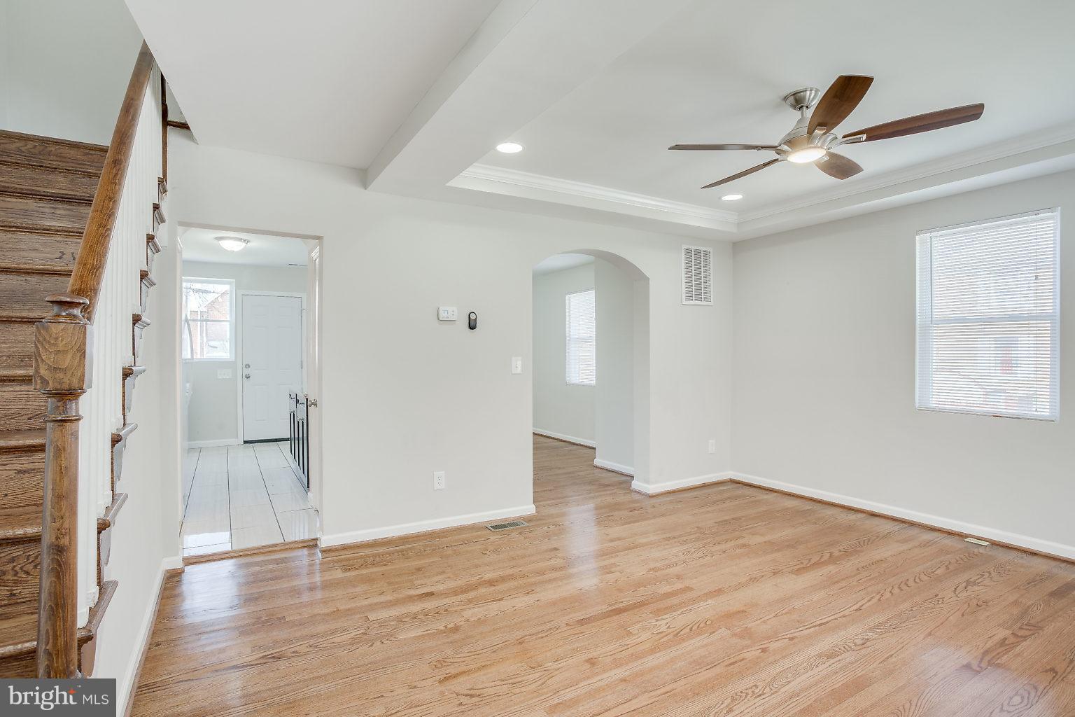 3934 Annellen Road Baltimore, MD 21215 - Photo 7 of 30 Living Room