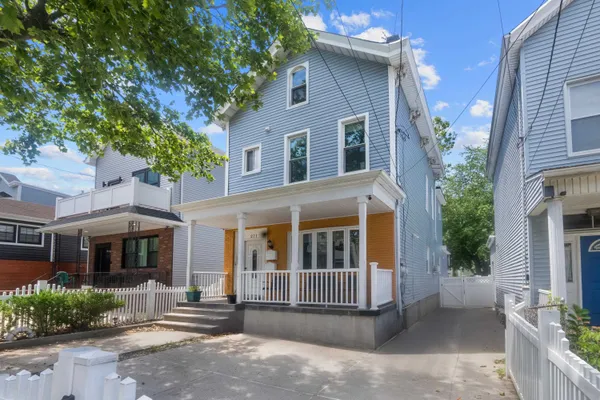 $3,400 | 271 Cator Avenue, Unit 1, Jersey City, NJ 07305