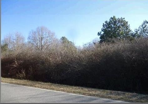 a view of a parking area