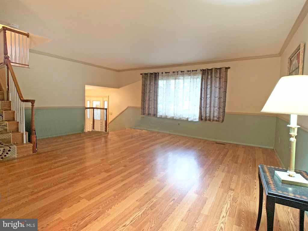 532 Fairhurst Road Fairless Hills, PA 19030 - Photo 3 of 33 Living Room
