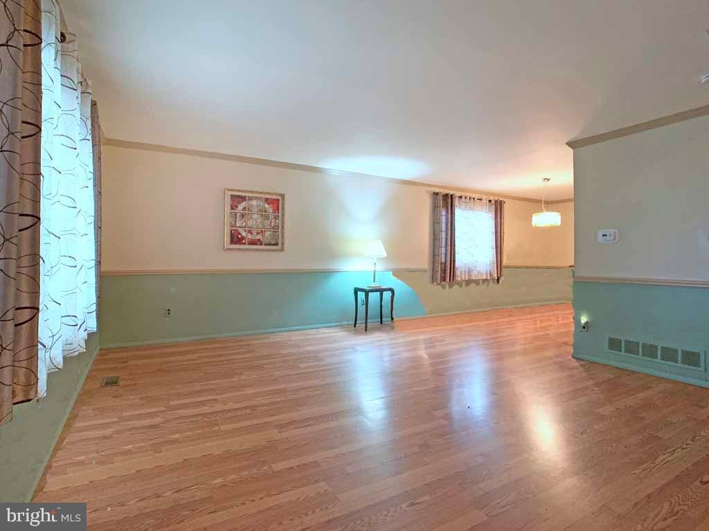 532 Fairhurst Road Fairless Hills, PA 19030 - Photo 4 of 33 Gallery Image 4