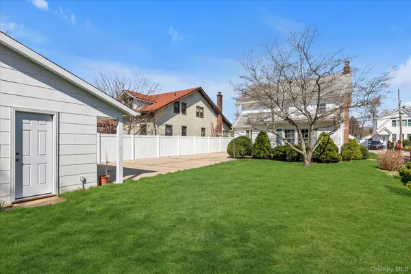 $699,000 | 2530 Parkview Place, Baldwin, NY 11510