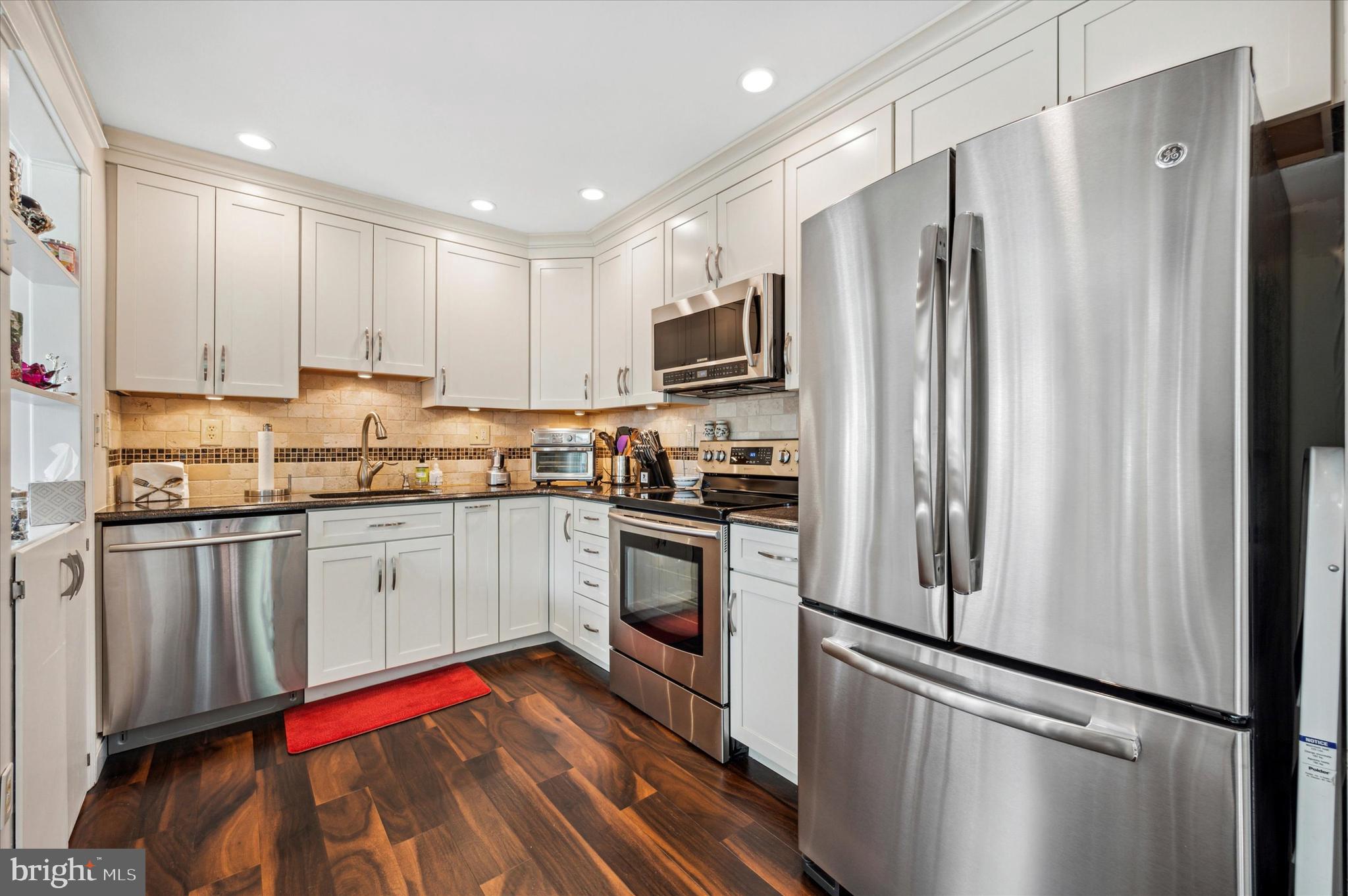 308 Larchwood Road Springfield, PA 19064 - Photo 5 of 29 Kitchen