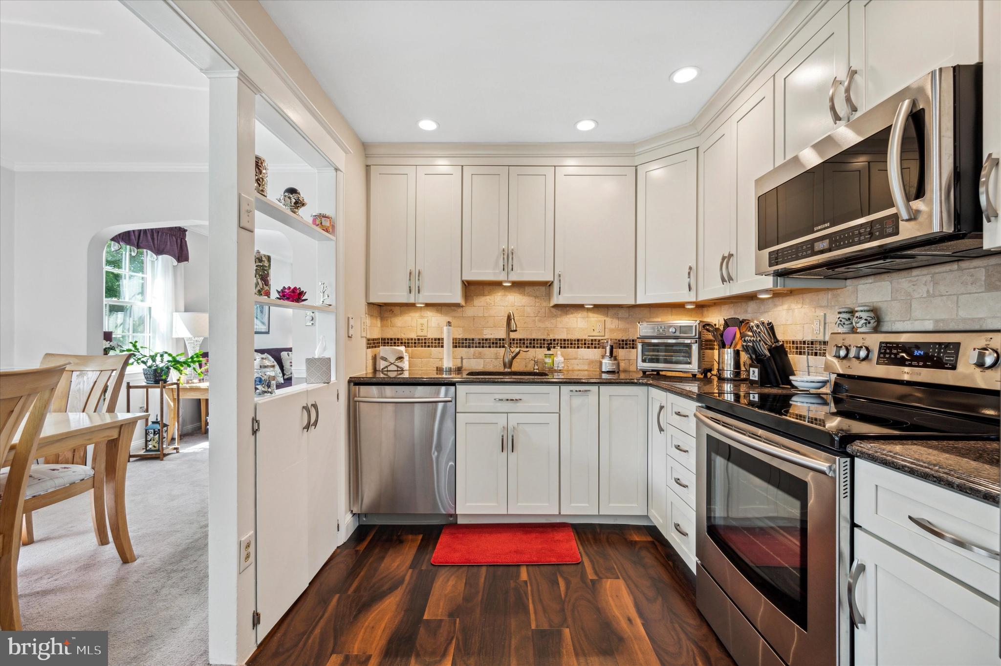 308 Larchwood Road Springfield, PA 19064 - Photo 6 of 29 Kitchen