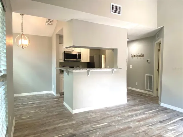 $1,250 | 8642 Mallard Reserve Drive, Unit 201, Tampa, FL 33614