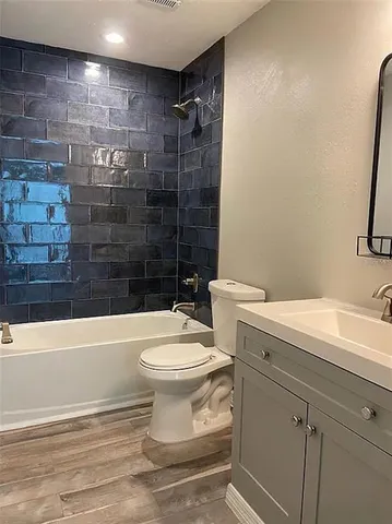 $1,250 | 8642 Mallard Reserve Drive, Unit 201, Tampa, FL 33614