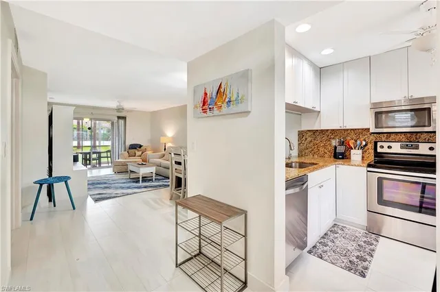$2,250 | 1925 Courtyard Way, Unit F101, Naples, FL 34112