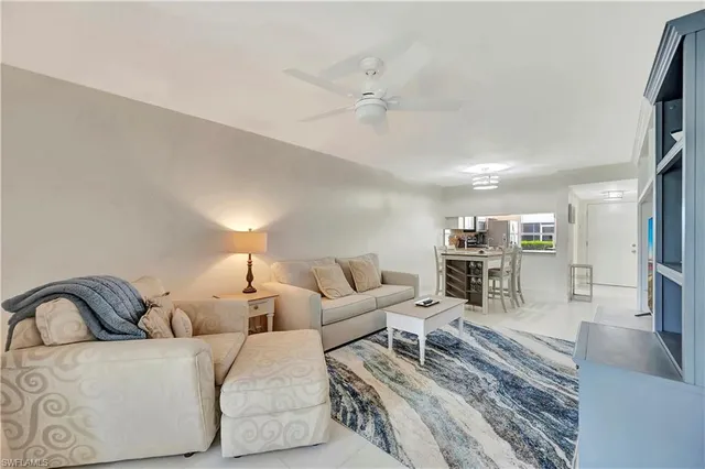 $2,250 | 1925 Courtyard Way, Unit F101, Naples, FL 34112