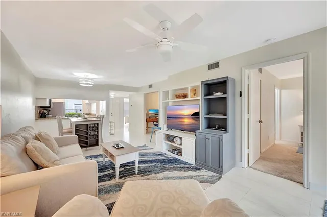 $2,250 | 1925 Courtyard Way, Unit F101, Naples, FL 34112