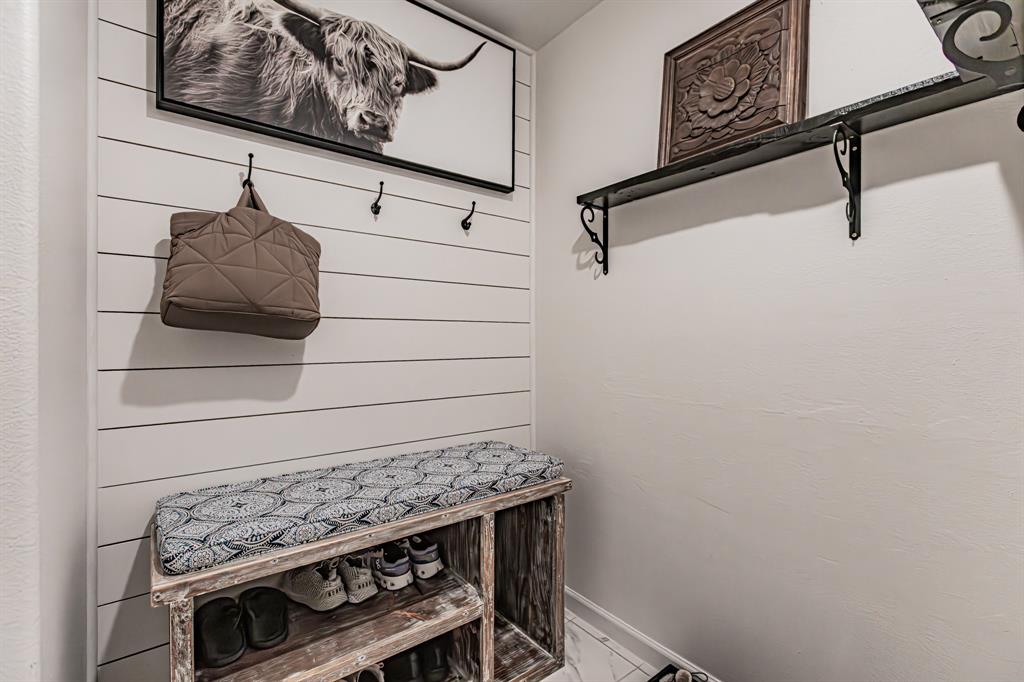 10269 Hanks Creek Road Fort Worth, TX 76126 - Photo 11 of 40 a close view of stove