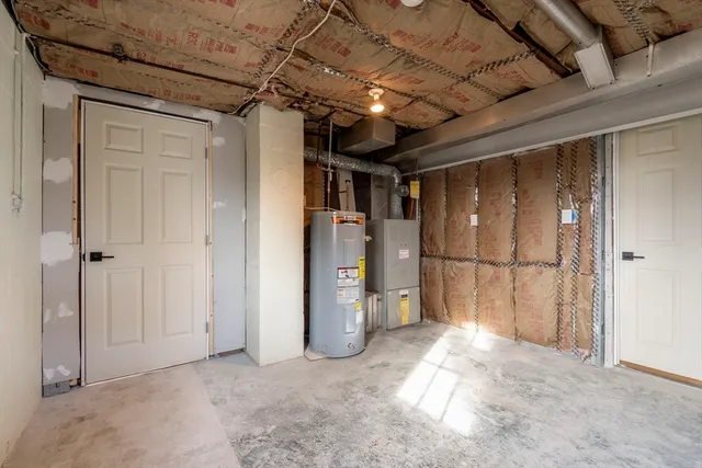 a view of empty room with an empty space