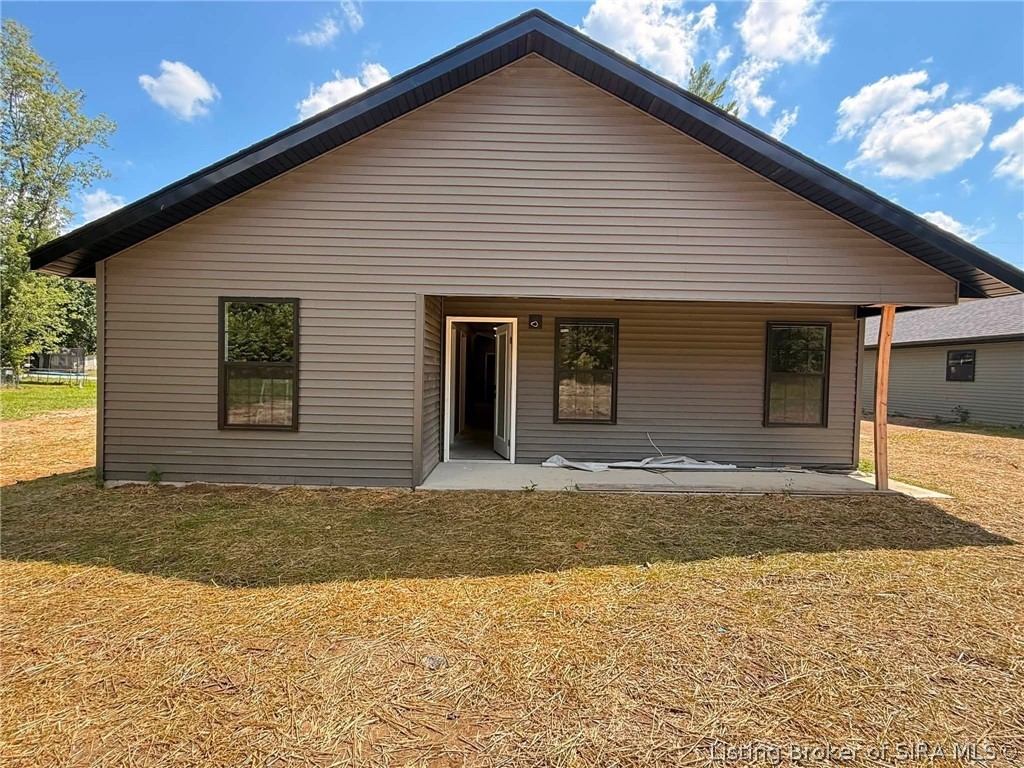 1160 South Riley Drive Scottsburg, IN 47170 - Photo 2 of 18 Gallery Image 2