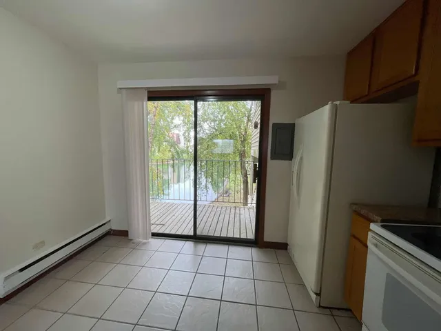 $1,700 | 202 South Waters Edge Drive, Unit 201, Glendale Heights, IL 60139