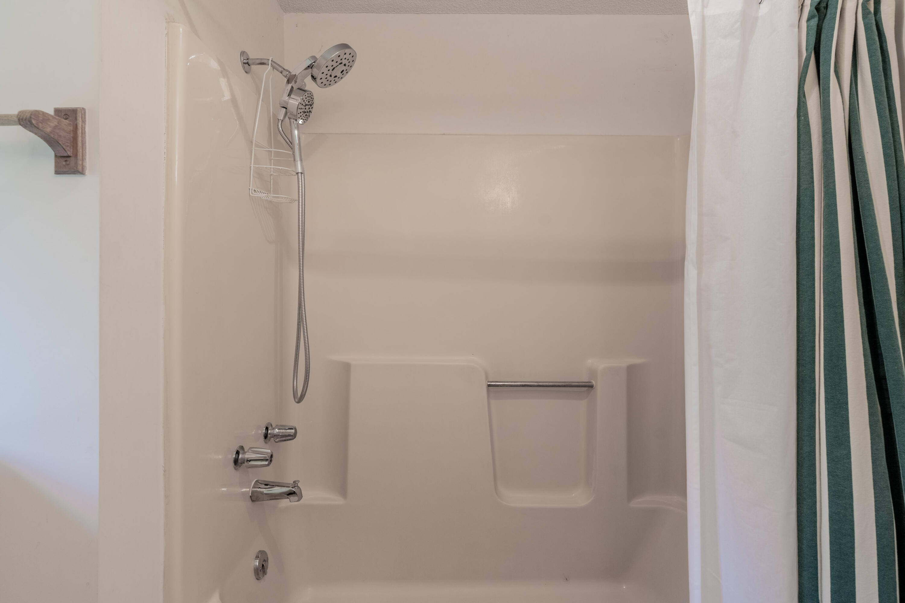 48 Pine Hill Drive, Unit 48 Bath, ME 04530 - Photo 21 of 47 3.Interior-24