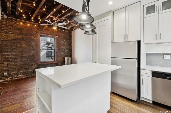 $329,000 | 21-16 35th Street, Unit 5B | Astoria
