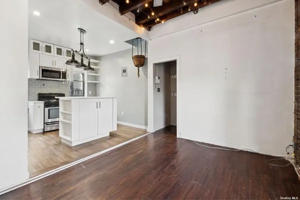 $329,000 | 21-16 35th Street, Unit 5B | Astoria