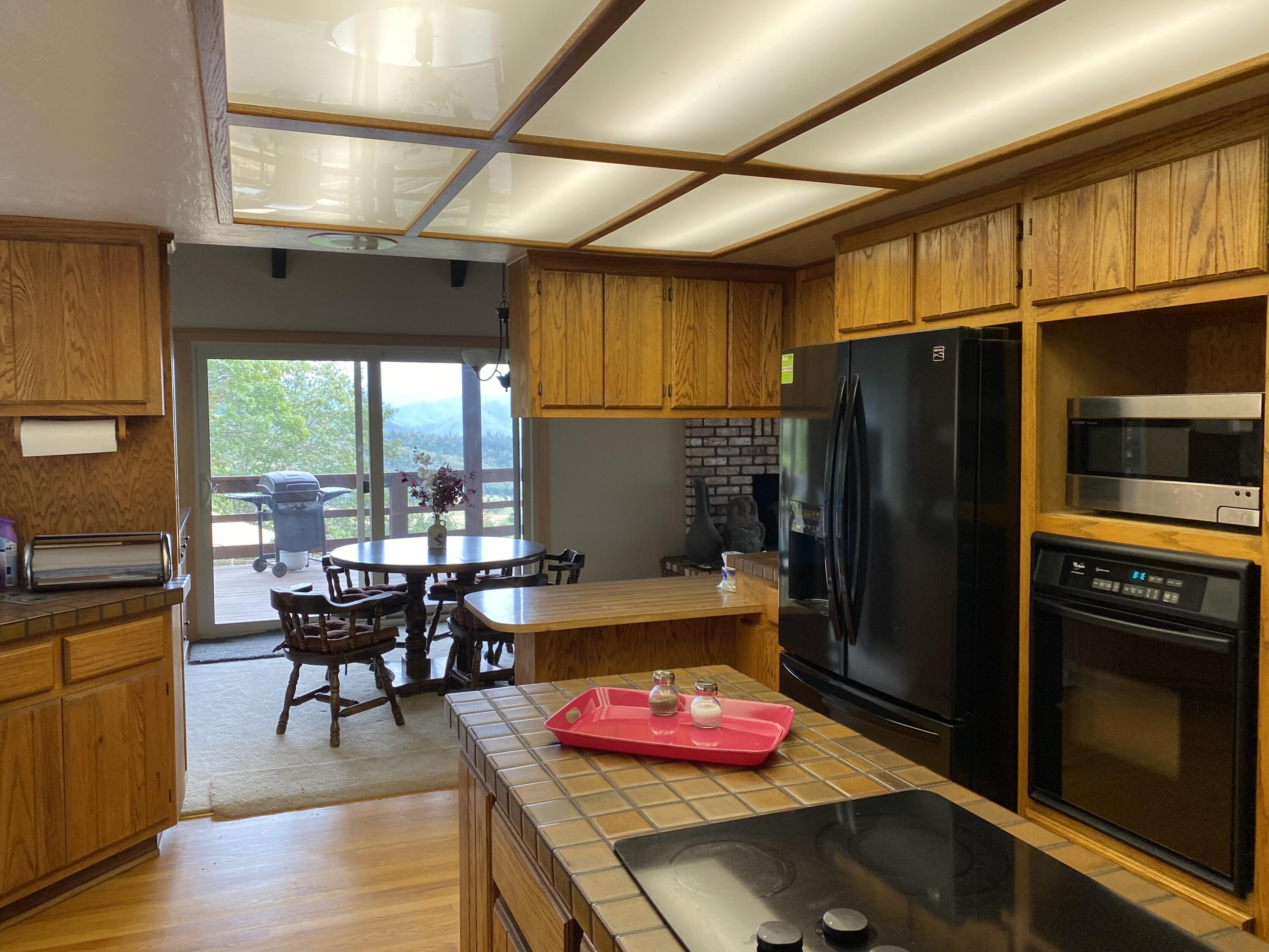 617 Missouri Flat Road Grants Pass, OR 97527 - Photo 9 of 22 Kitchen 3