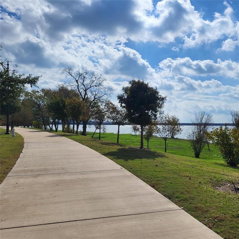 7953 Sunset Boulevard Rowlett, TX 75088 - Photo 5 of 7 a view of park with benches