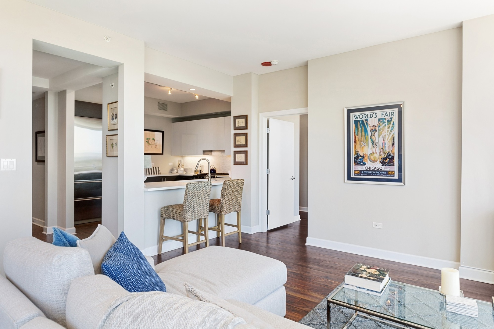 1201 South Prairie Avenue, Unit 805 Chicago, IL 60605 - Photo 13 of 23 a living room with furniture and a table