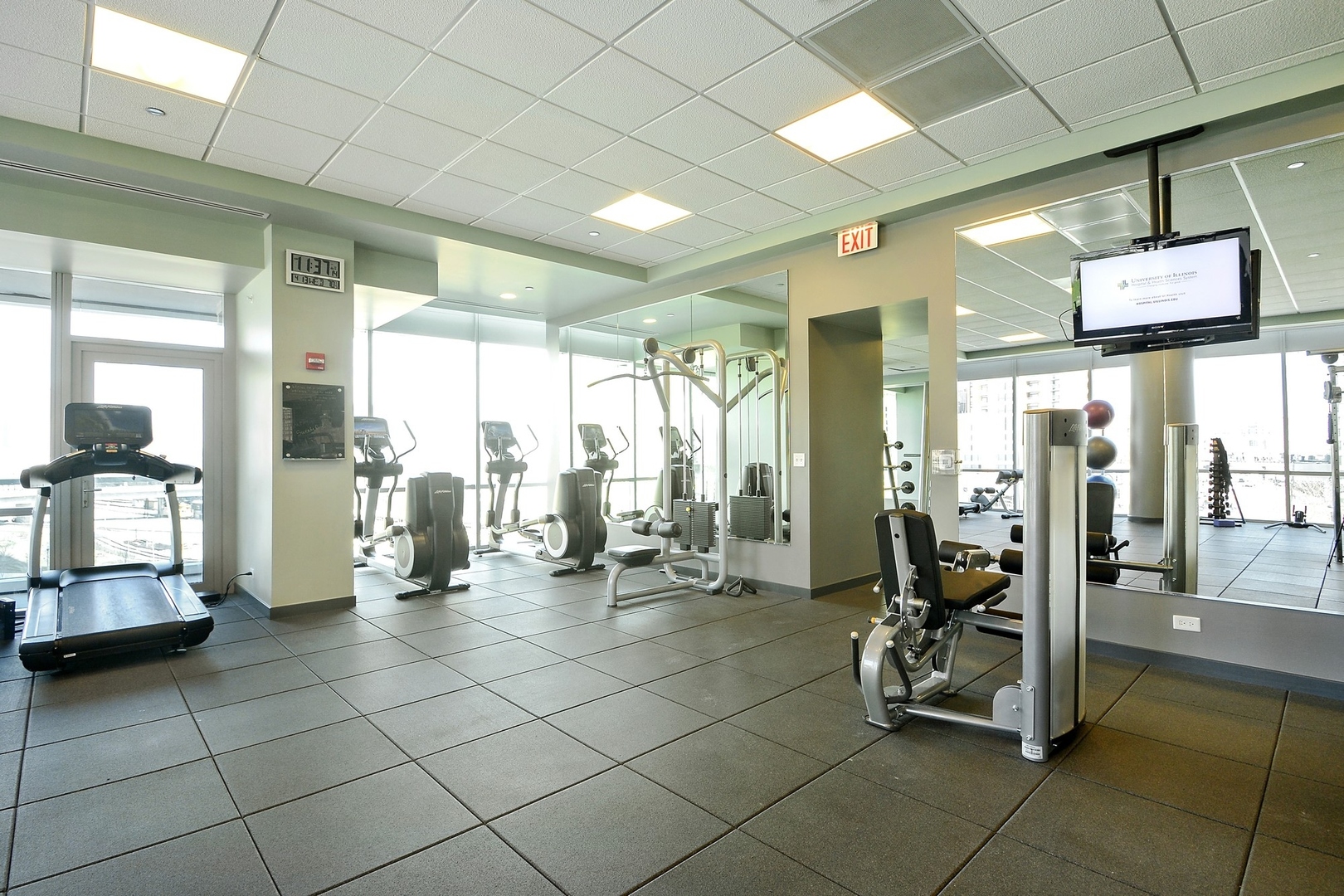 1201 South Prairie Avenue, Unit 805 Chicago, IL 60605 - Photo 19 of 23 a view of a room with gym equipment