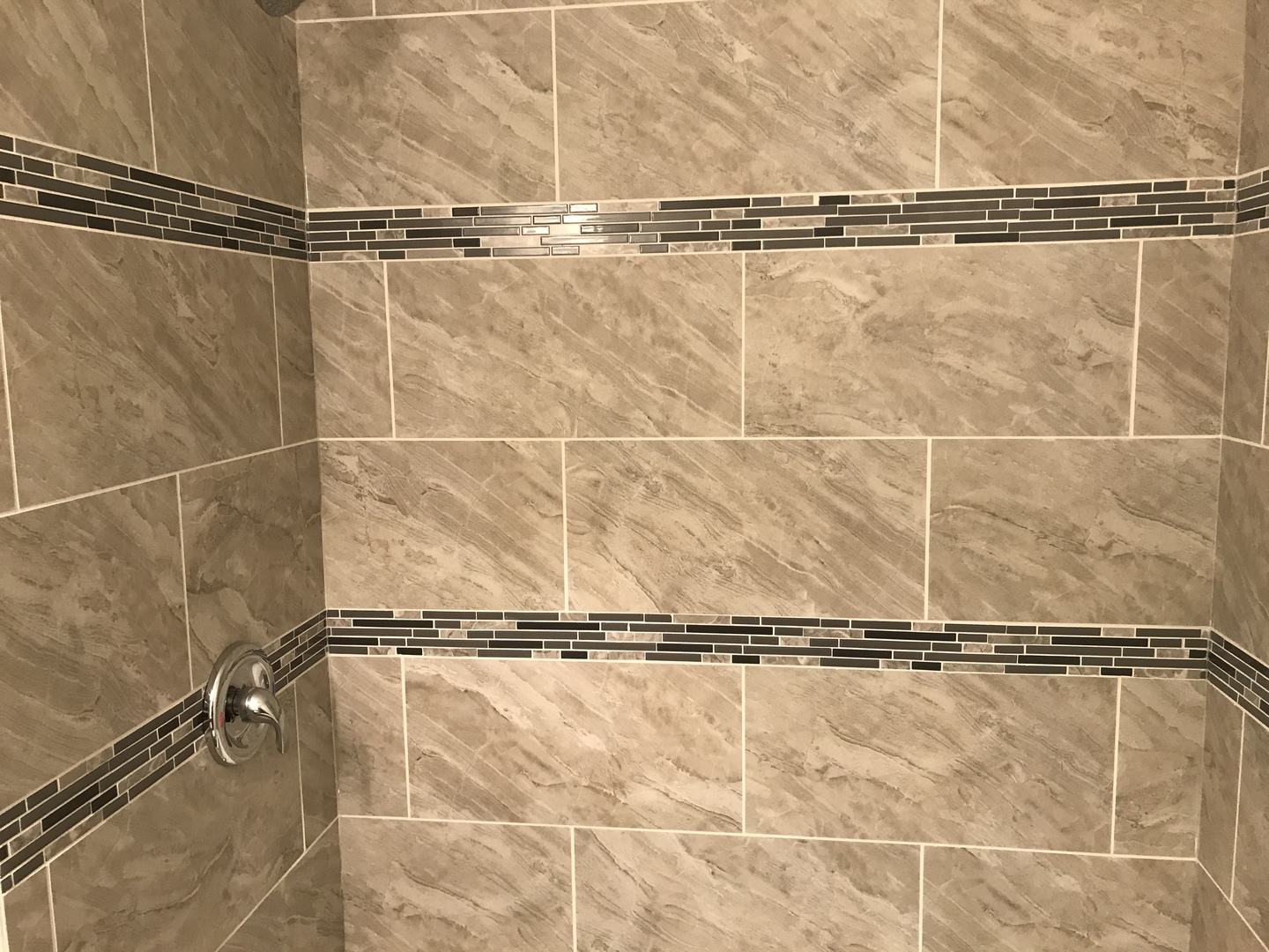 75 Saugatuck Road Montgomery, IL 60538 - Photo 13 of 22 a bathroom with a shower