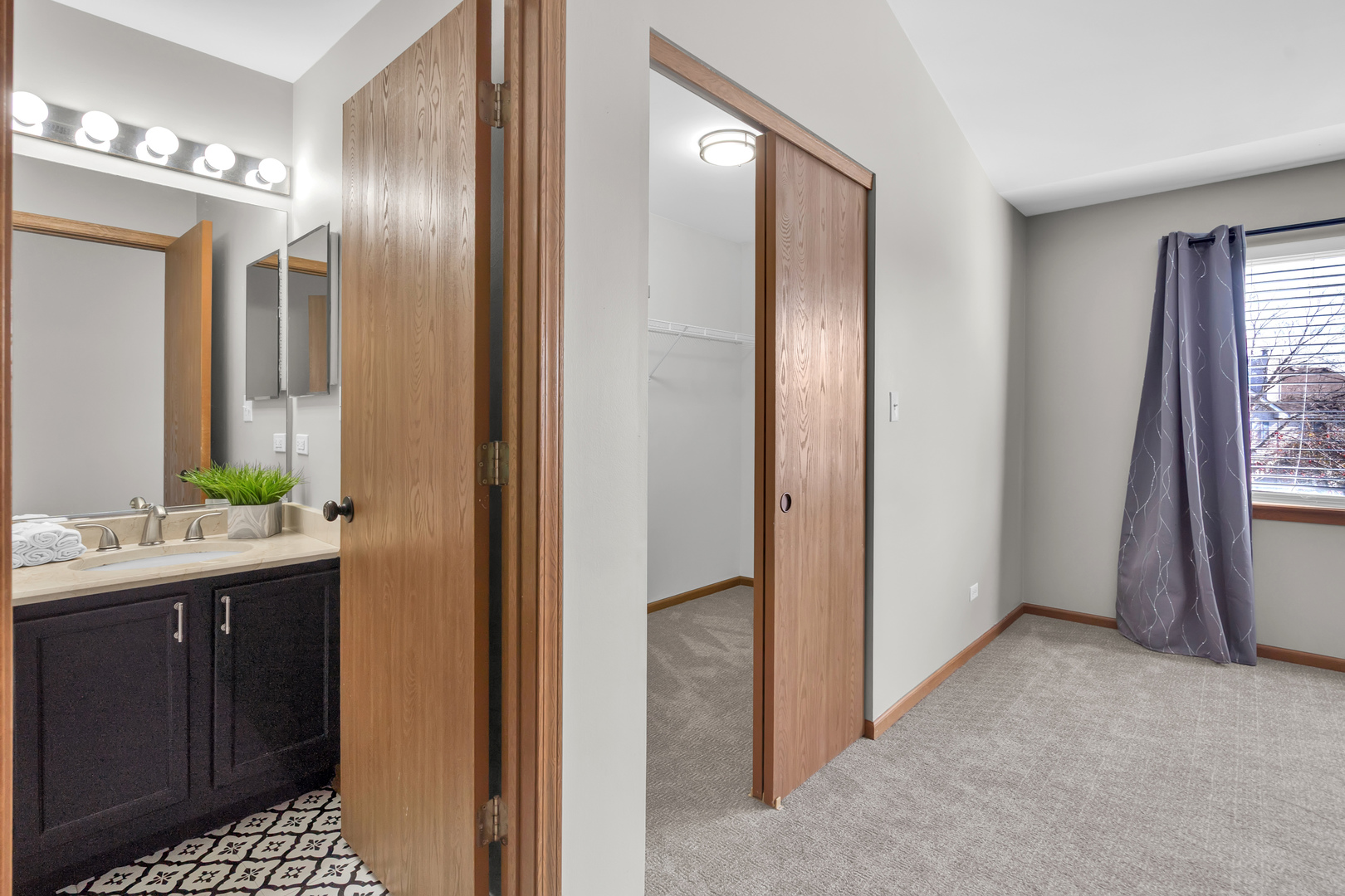 239 Camel Bend Court, Unit 4 Schaumburg, IL 60107 - Photo 14 of 22