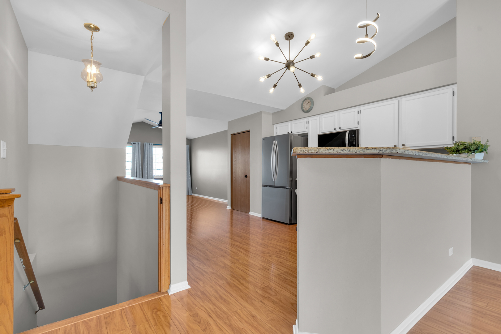 239 Camel Bend Court, Unit 4 Schaumburg, IL 60107 - Photo 4 of 22