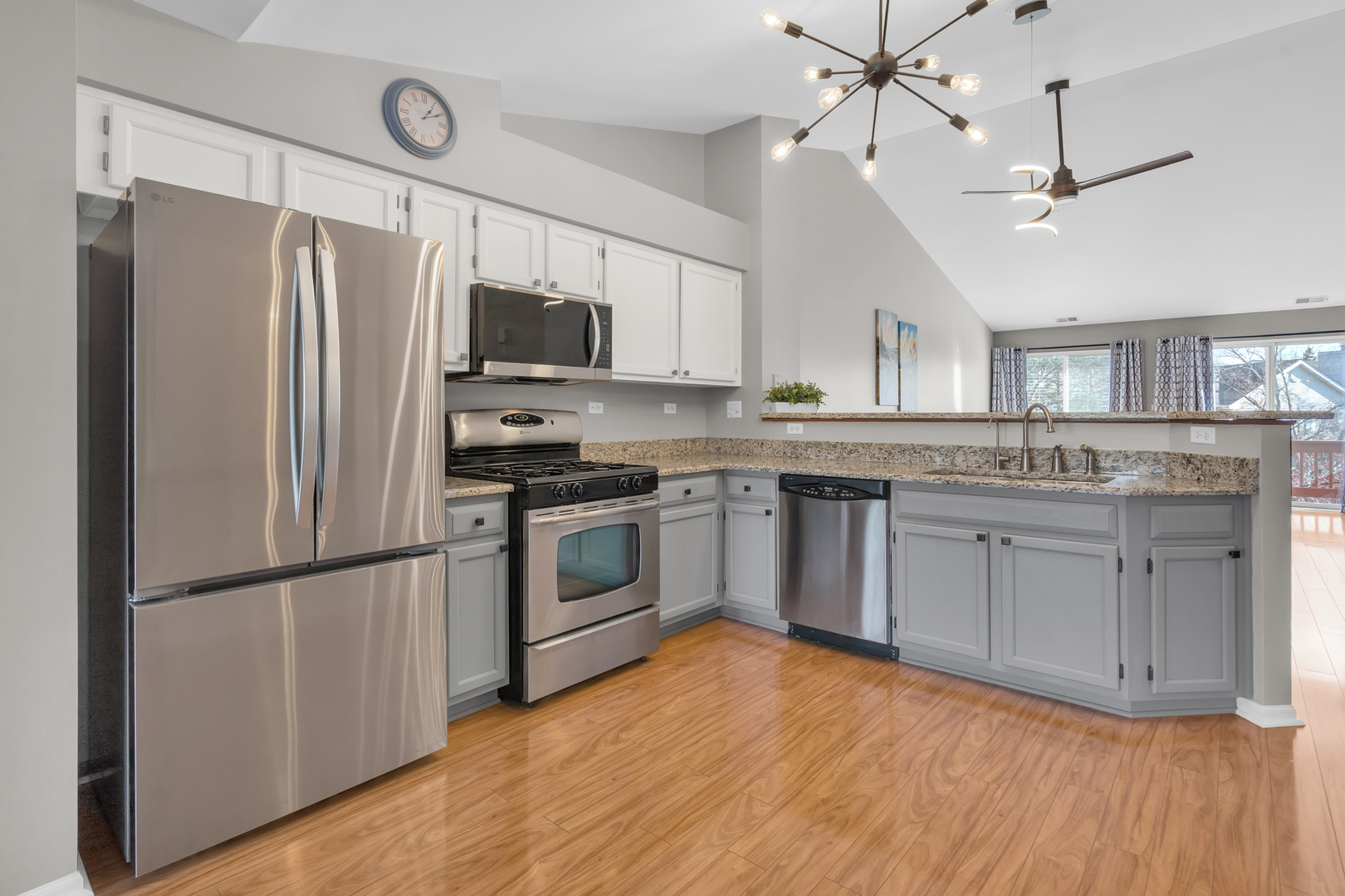 239 Camel Bend Court, Unit 4 Schaumburg, IL 60107 - Photo 8 of 22