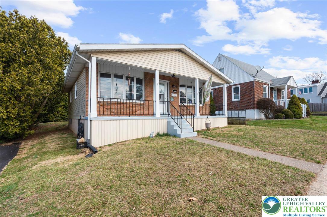 935 Marion Street Bethlehem, PA 18017 - Photo 2 of 20 a front view of a house with garden