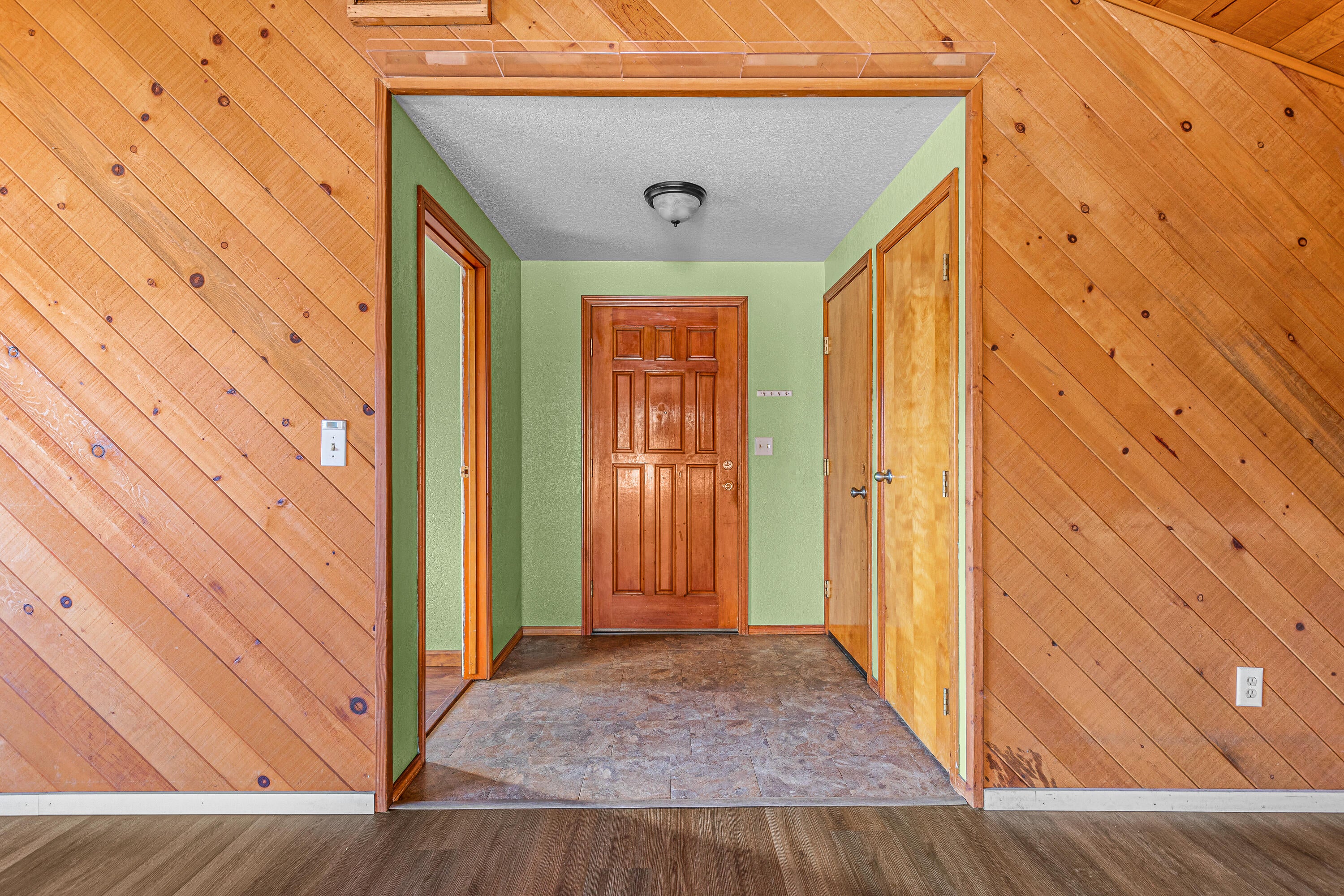 1958 Springbrook Road Medford, OR 97504 - Photo 7 of 30 9R9A7959