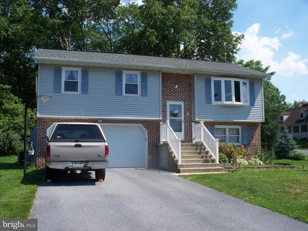 77 Browning Road Lancaster, PA 17602 - Photo 1 of 17 Gallery Image 1