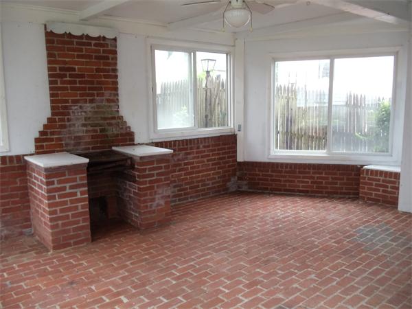 34 Walnut Street Ware, MA 01082 - Photo 3 of 8 Gallery Image 3